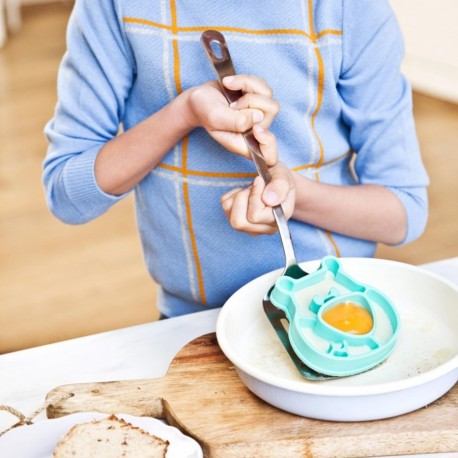 César forme oeuf sur le plat