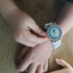 Houten blauwe horloge