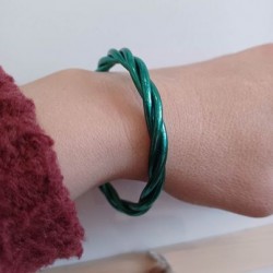 Boeddhistische armband groen verdraaid